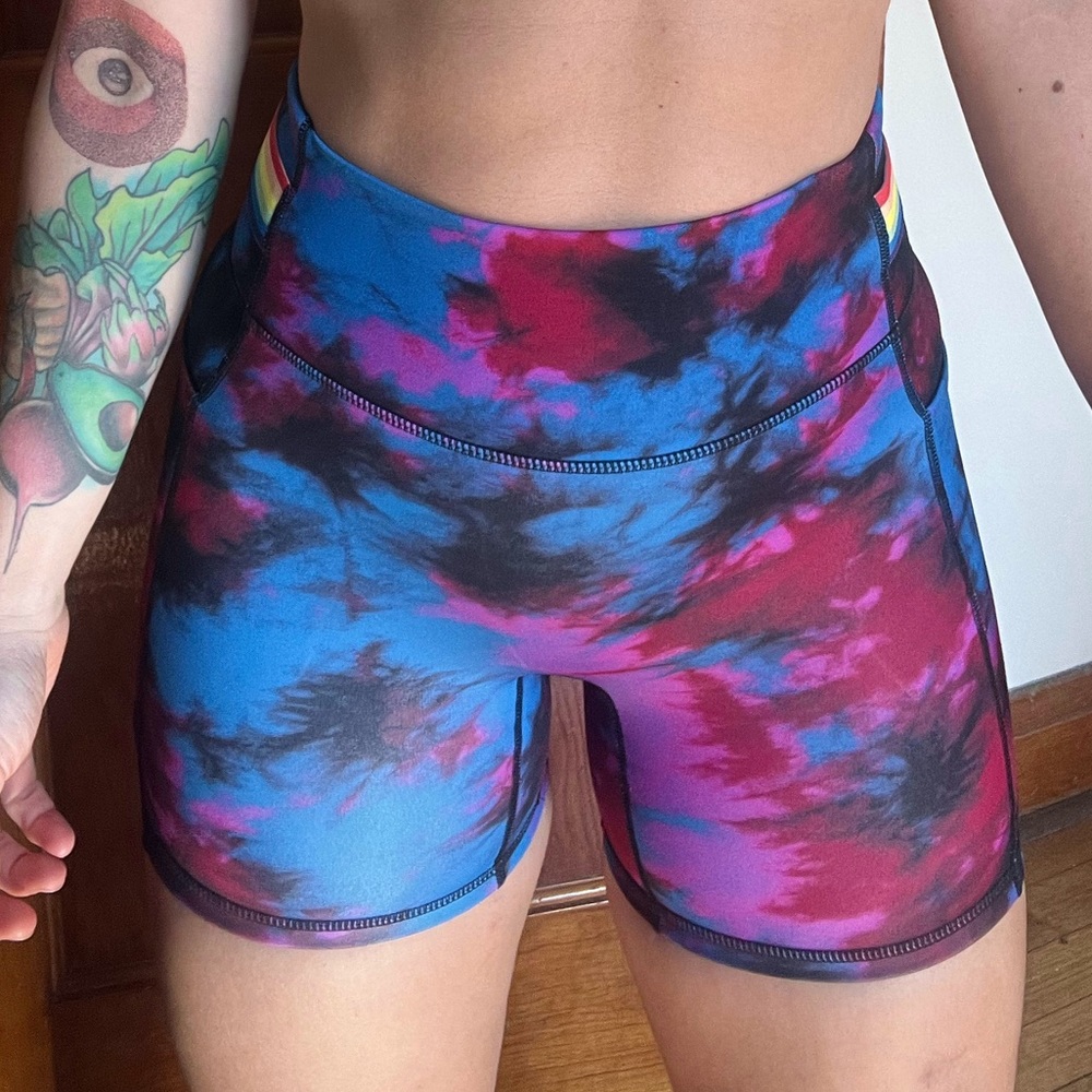 Fabletics Pride Tie Dye Shorts (XS)